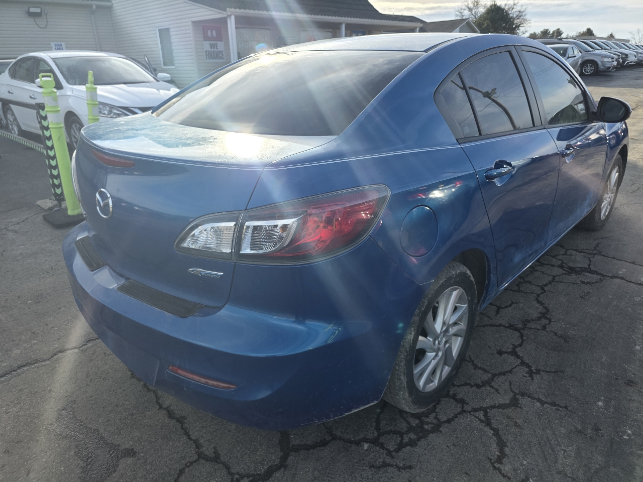 Mazda MAZDA3 i Touring 4-door 2012