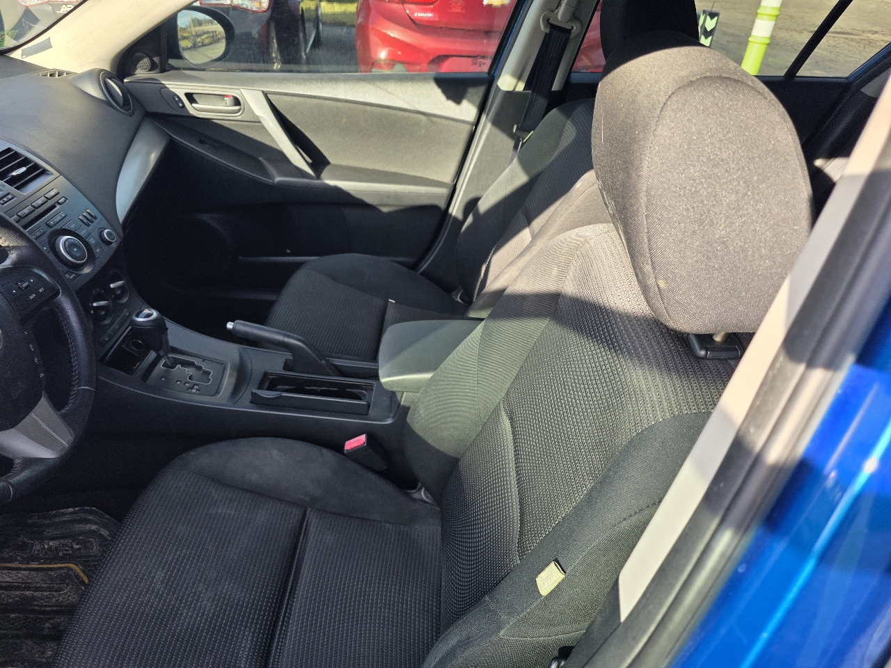 Mazda MAZDA3 i Touring 4-door 2012