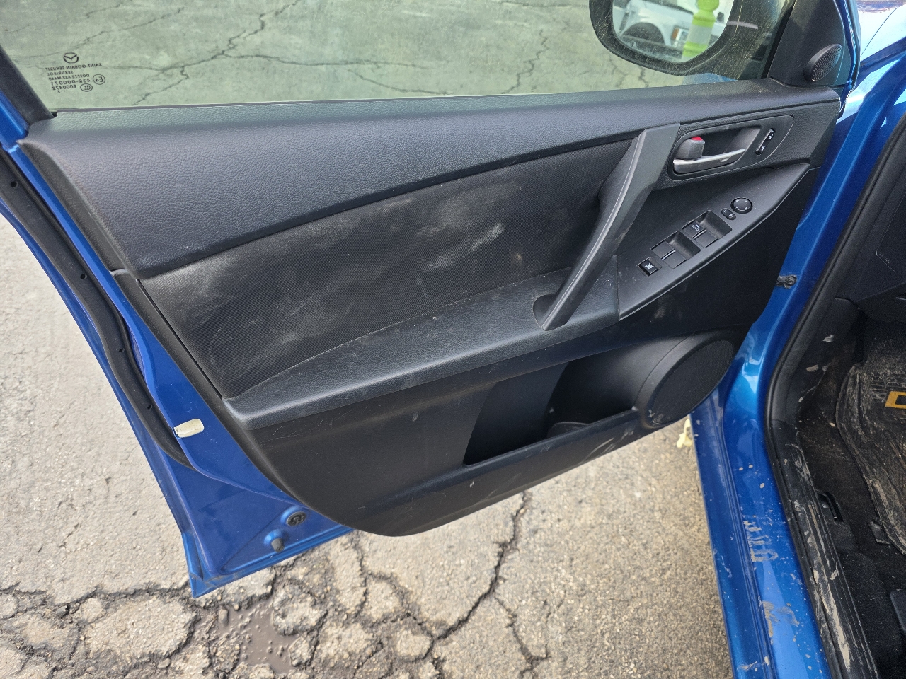 Mazda MAZDA3 i Touring 4-door 2012