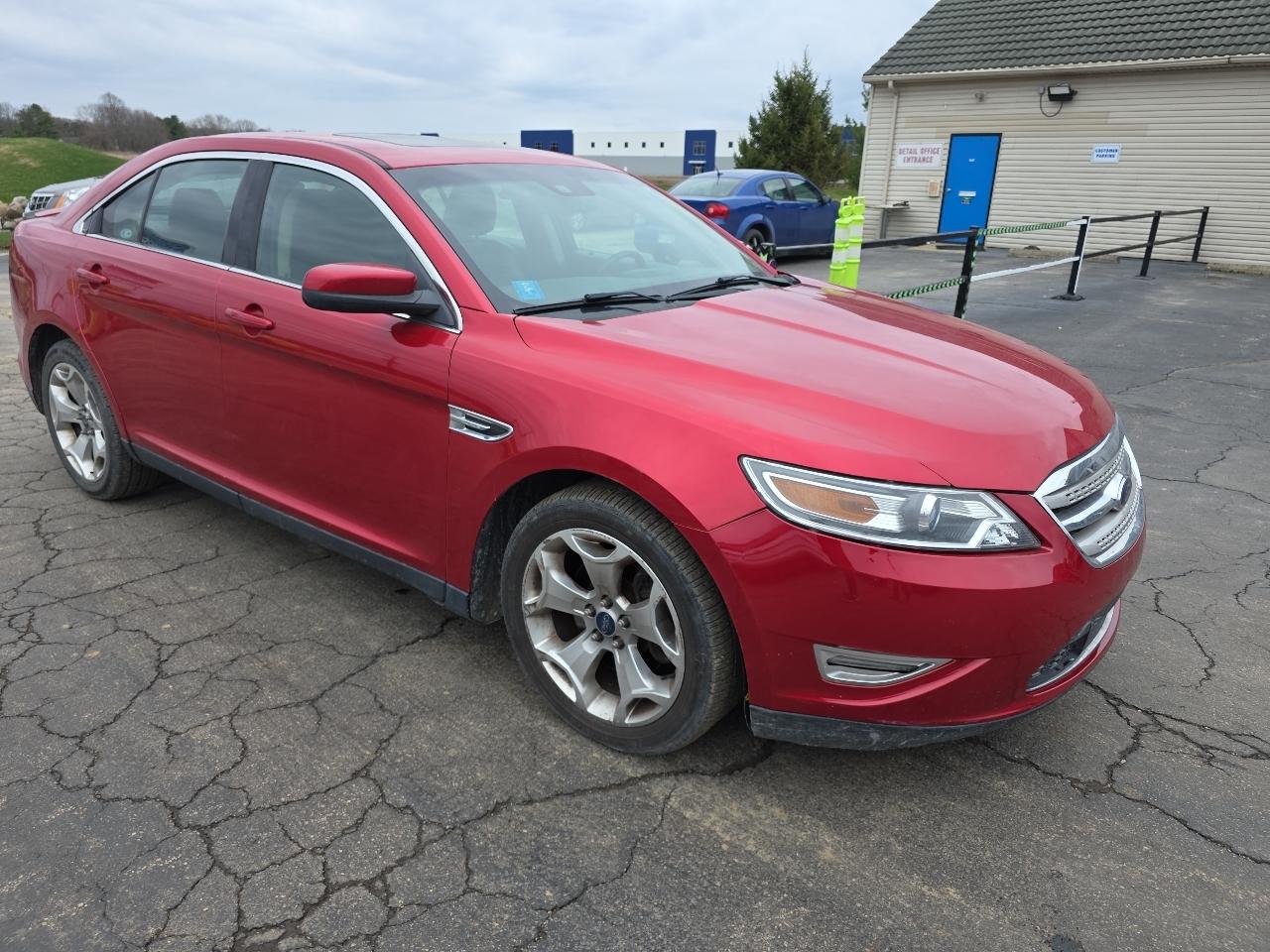 Ford Taurus 4dr Sdn SHO AWD 2010