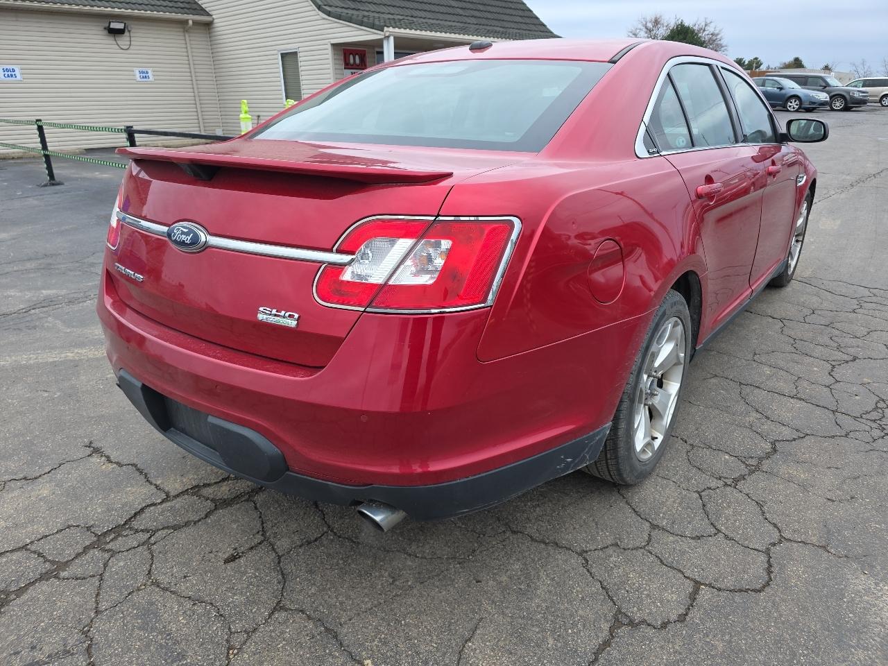Ford Taurus 4dr Sdn SHO AWD 2010