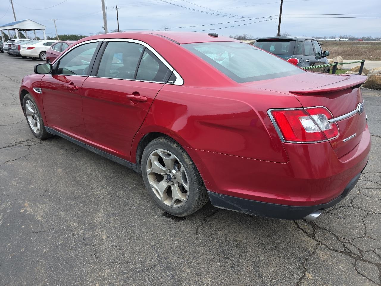 Ford Taurus 4dr Sdn SHO AWD 2010