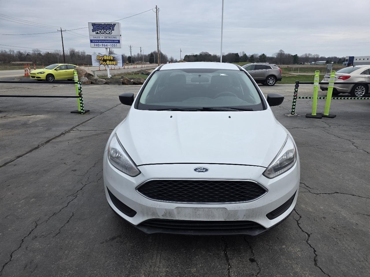 Ford Focus 4dr Sdn S 2016