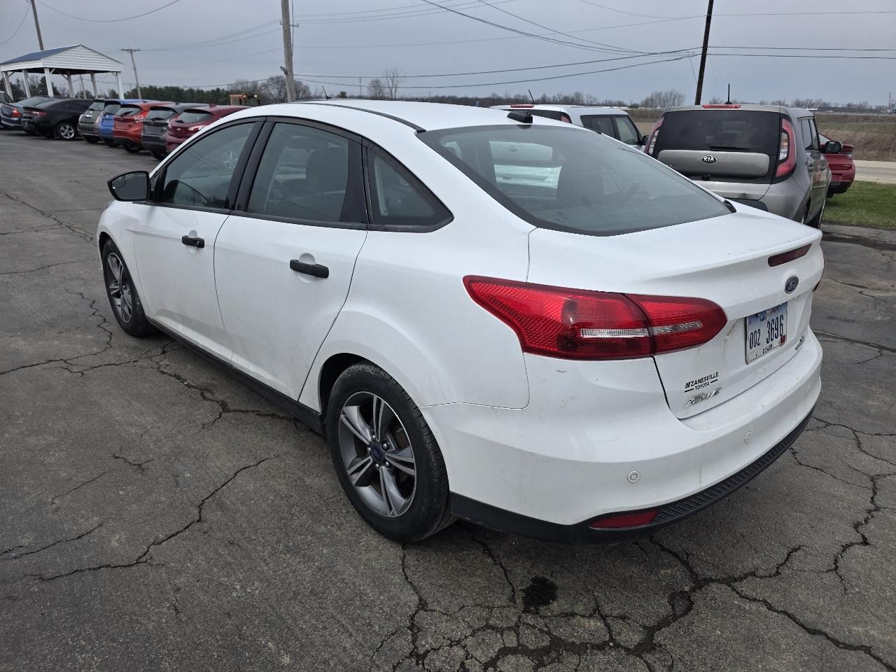 Ford Focus 4dr Sdn S 2016