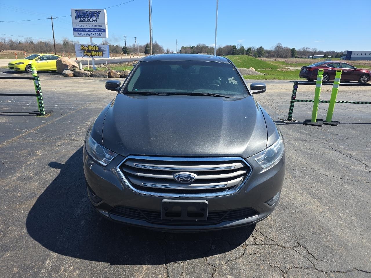 Ford Taurus 4dr Sdn SEL FWD 2016