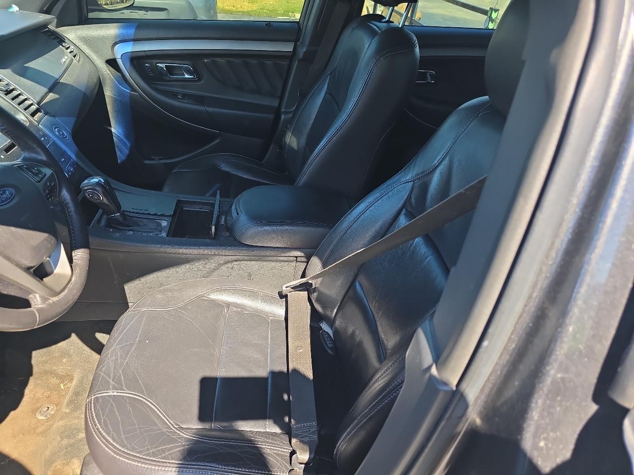 Ford Taurus 4dr Sdn SEL FWD 2016