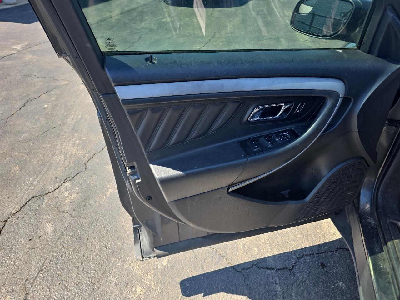 Ford Taurus 4dr Sdn SEL FWD 2016