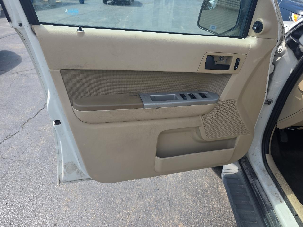 Ford Escape FWD 4dr XLT 2012