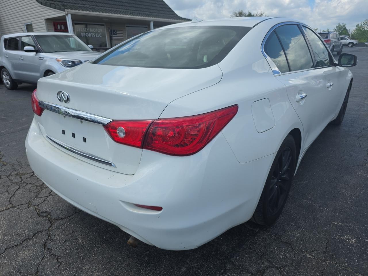 Infiniti Q50 2.0t Premium AWD 2017
