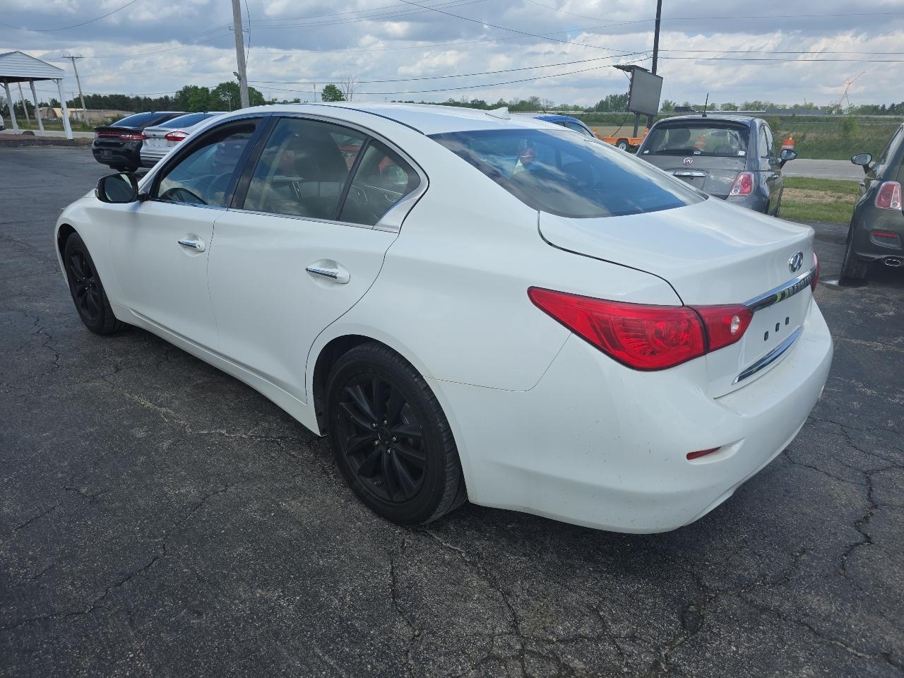 Infiniti Q50 2.0t Premium AWD 2017