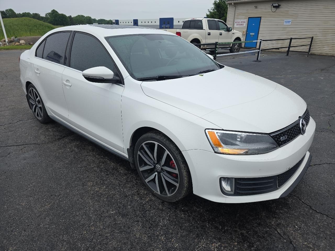 Volkswagen GLI 4dr Sdn DSG PZEV 2013