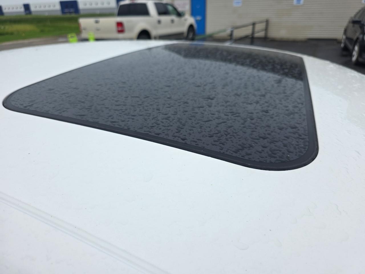 Volkswagen GLI 4dr Sdn DSG PZEV 2013