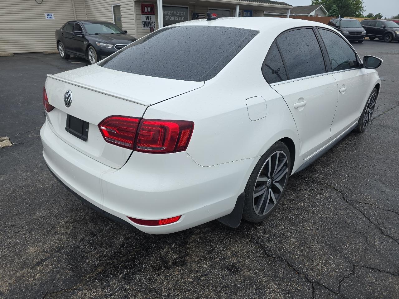 Volkswagen GLI 4dr Sdn DSG PZEV 2013