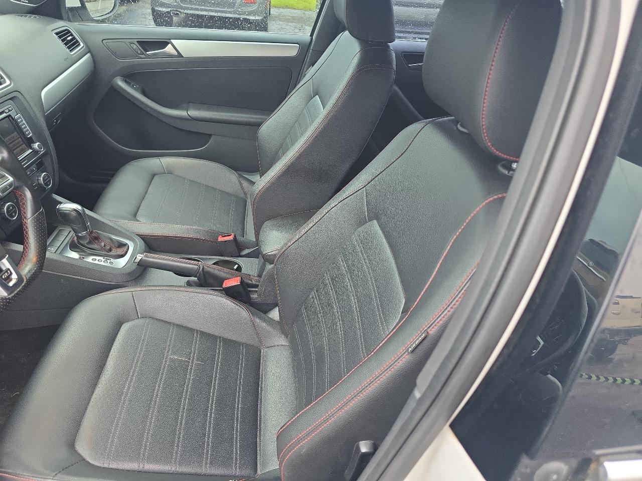Volkswagen GLI 4dr Sdn DSG PZEV 2013