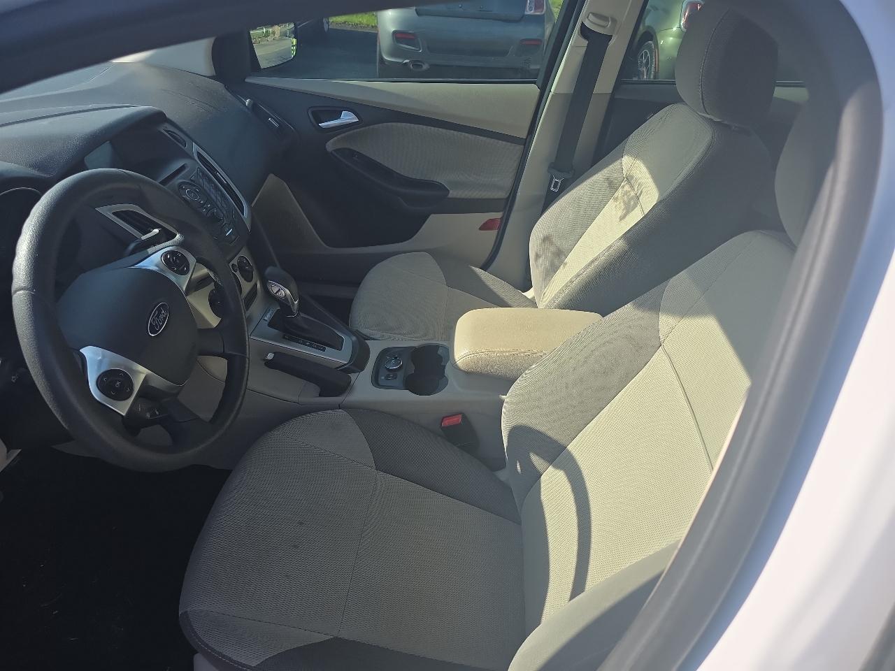 Ford Focus 4dr Sdn SE 2014