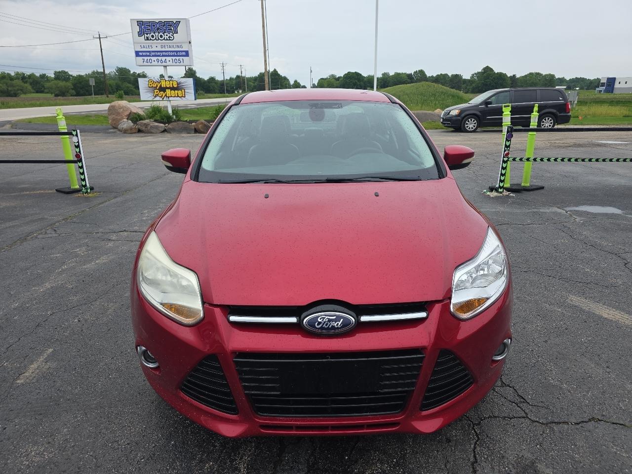 Ford Focus 4dr Sdn SEL 2012