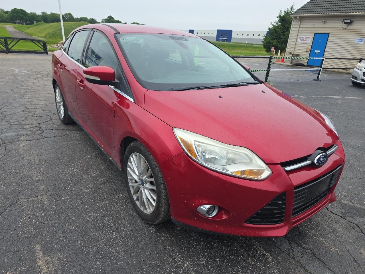 Ford Focus 4dr Sdn SEL 2012