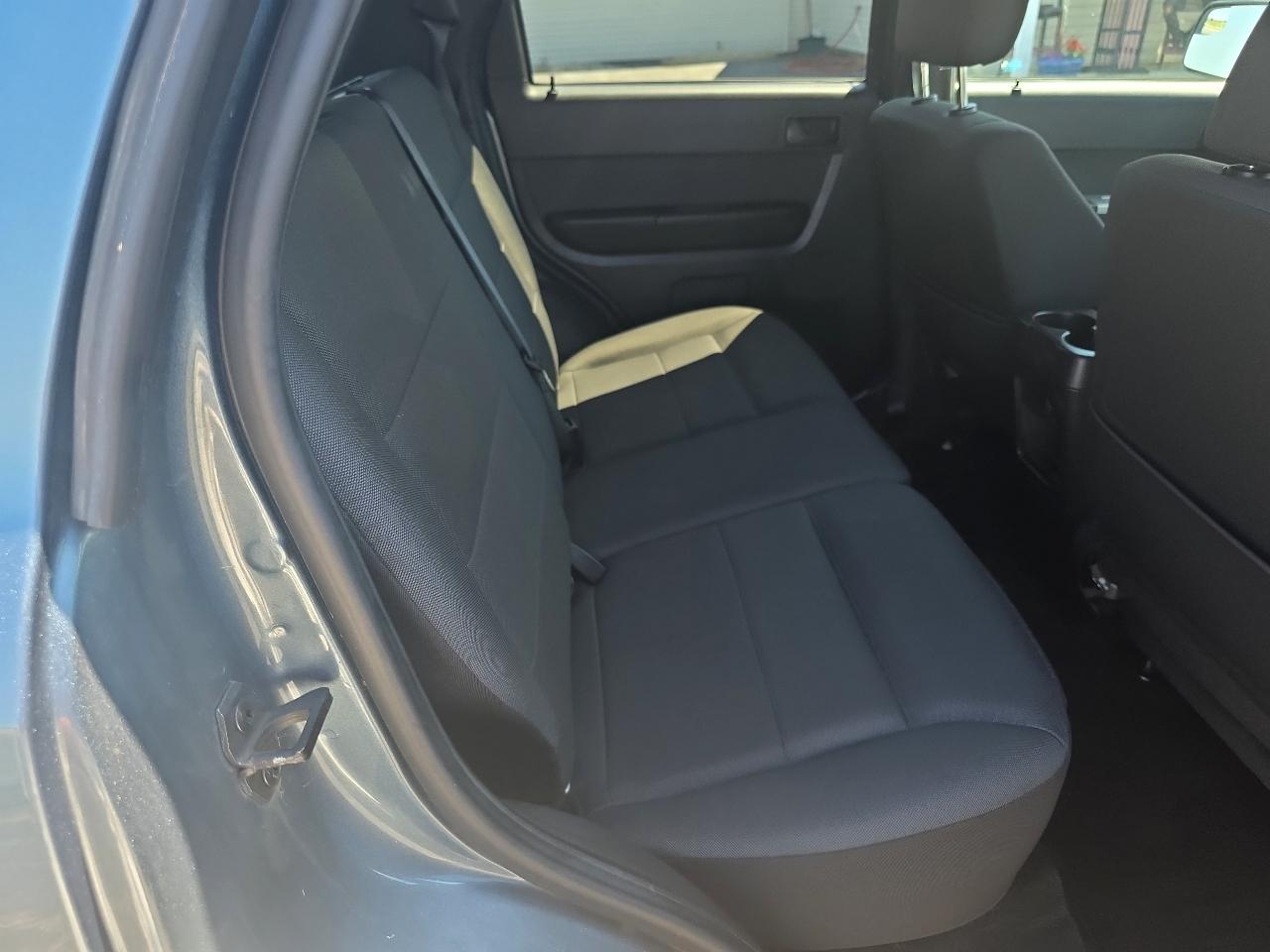 Ford Escape 4WD 4dr XLT 2012