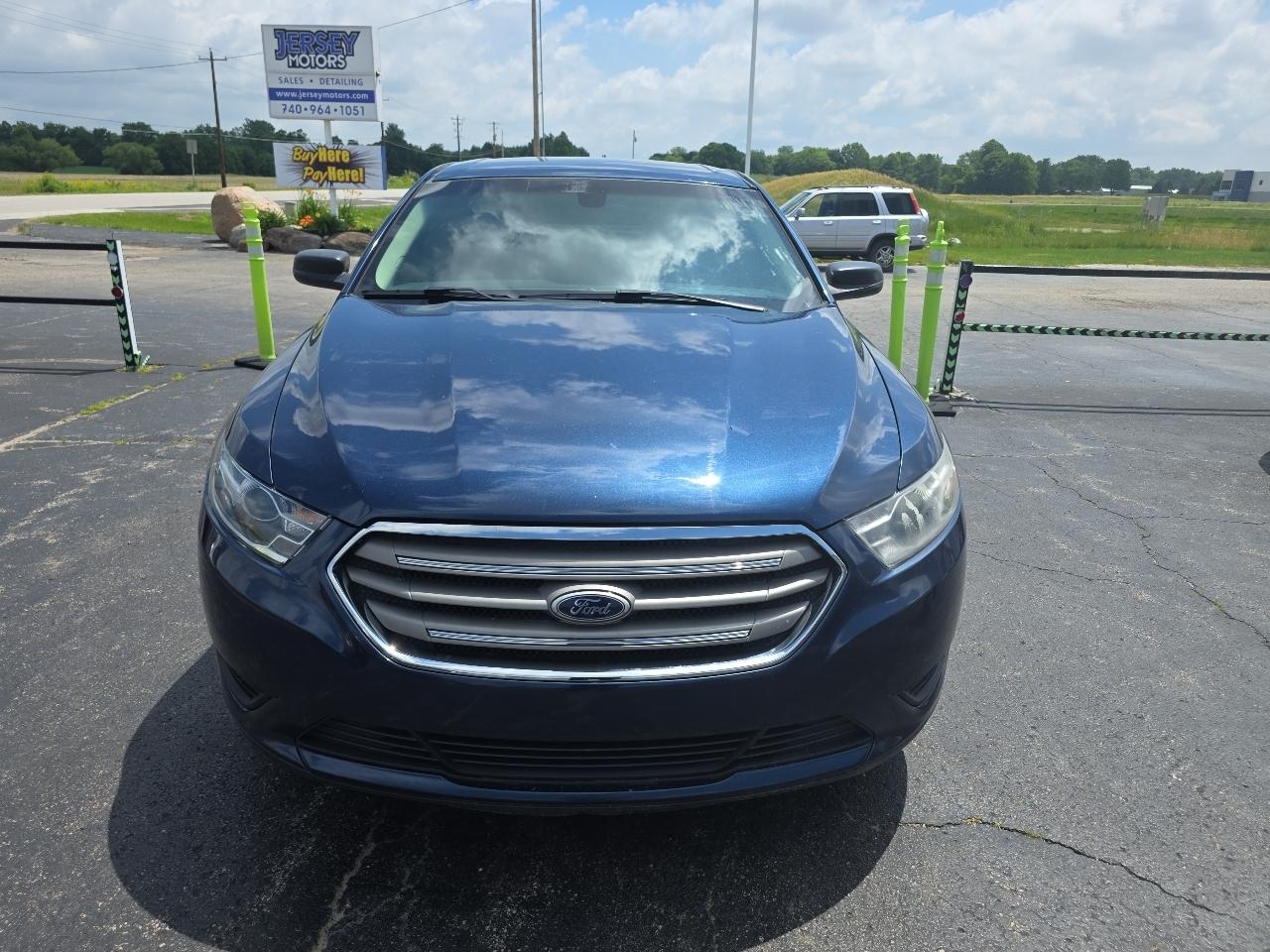 Ford Taurus 4dr Sdn SE FWD 2016