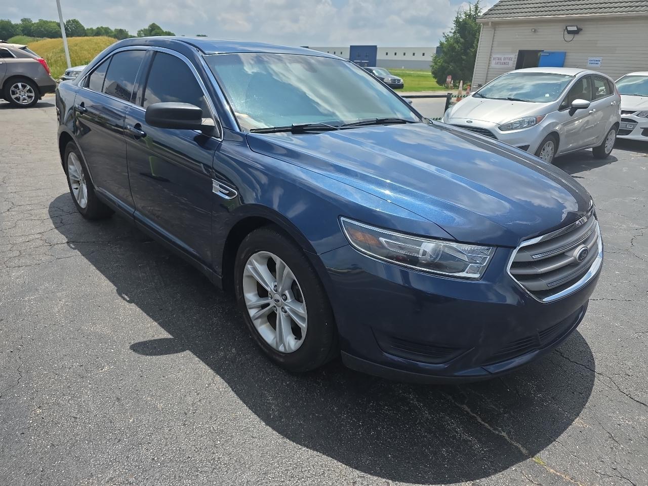 Ford Taurus 4dr Sdn SE FWD 2016