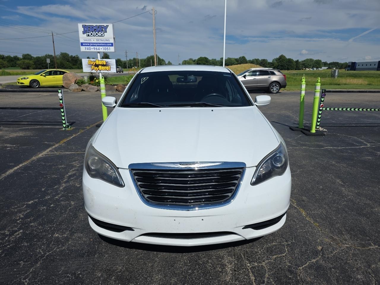 Chrysler 200 4dr Sdn Limited 2013