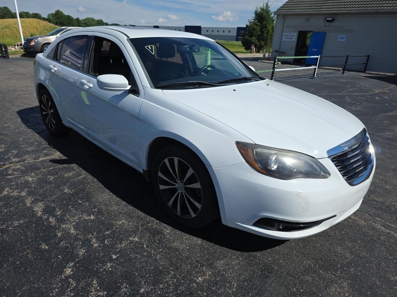 Chrysler 200 4dr Sdn Limited 2013