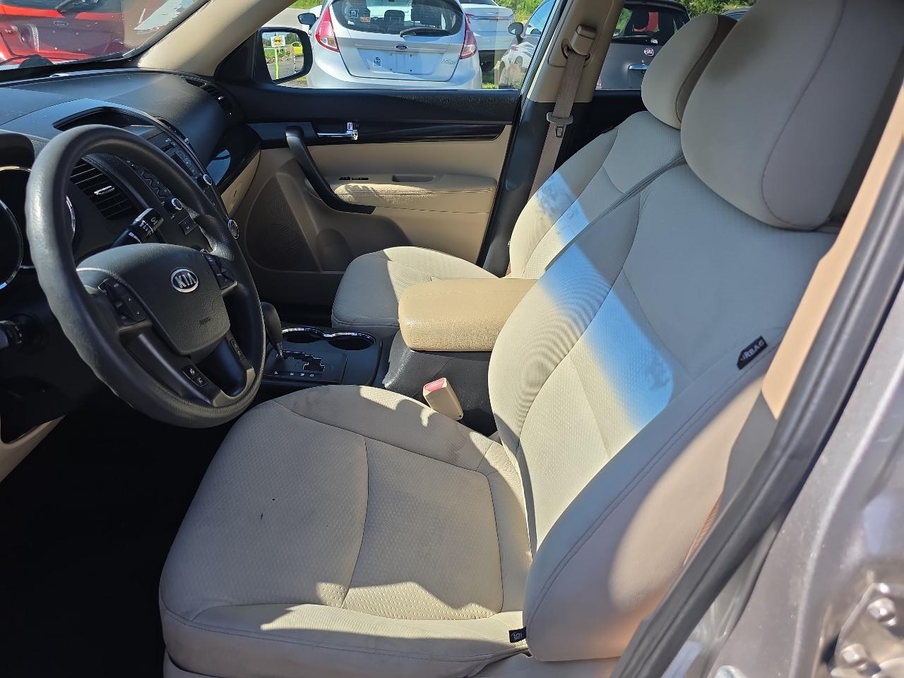Kia Sorento 2WD 4dr I4 LX 2013
