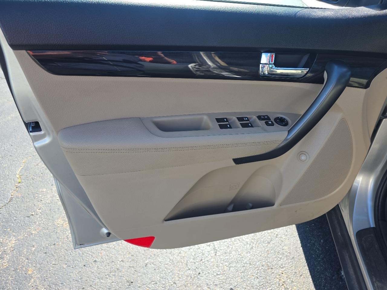 Kia Sorento 2WD 4dr I4 LX 2013
