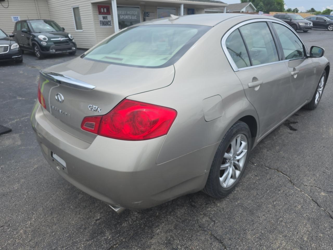 Infiniti G37 Sedan 4dr x AWD 2009