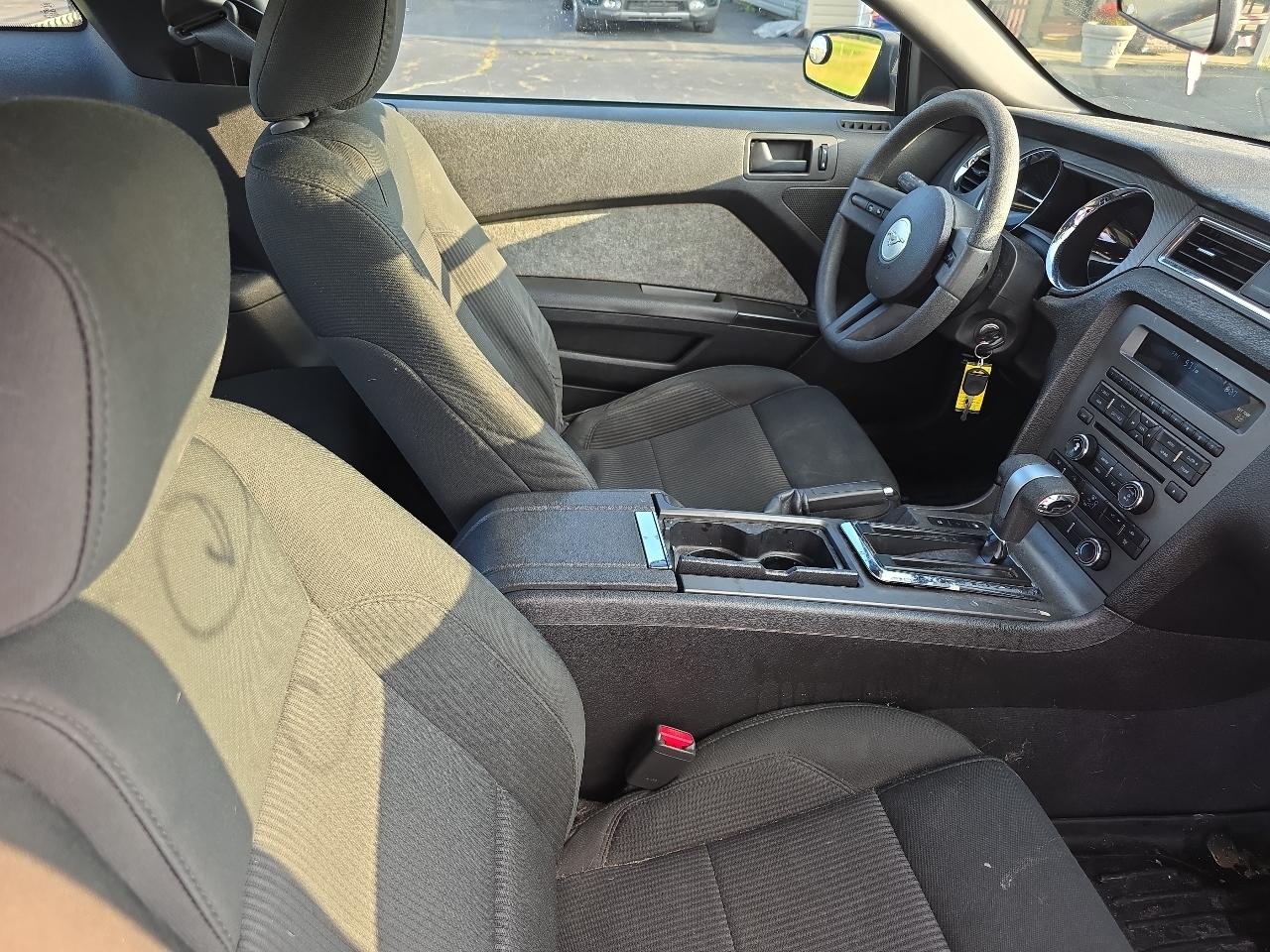 Ford Mustang 2dr Cpe V6 2010