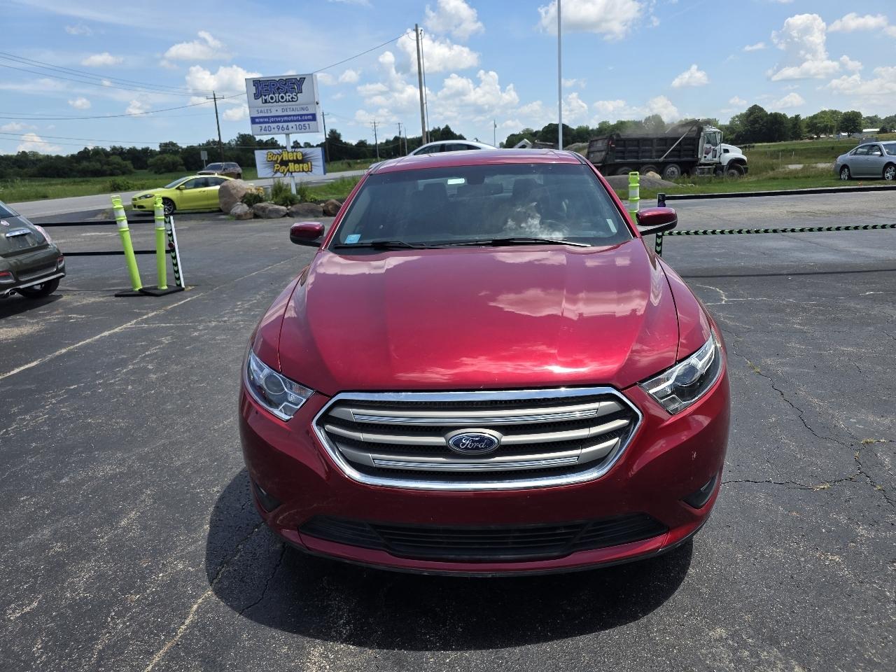Ford Taurus 4dr Sdn SEL FWD 2016