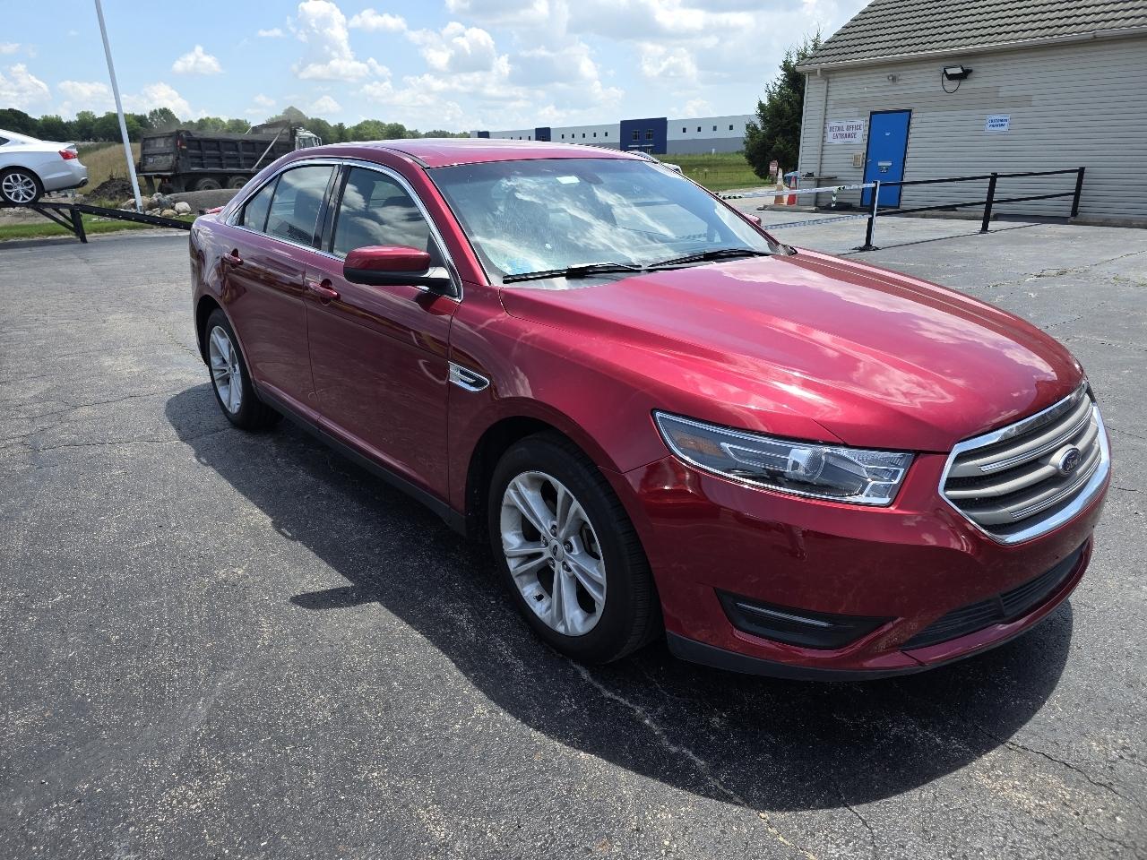 Ford Taurus 4dr Sdn SEL FWD 2016