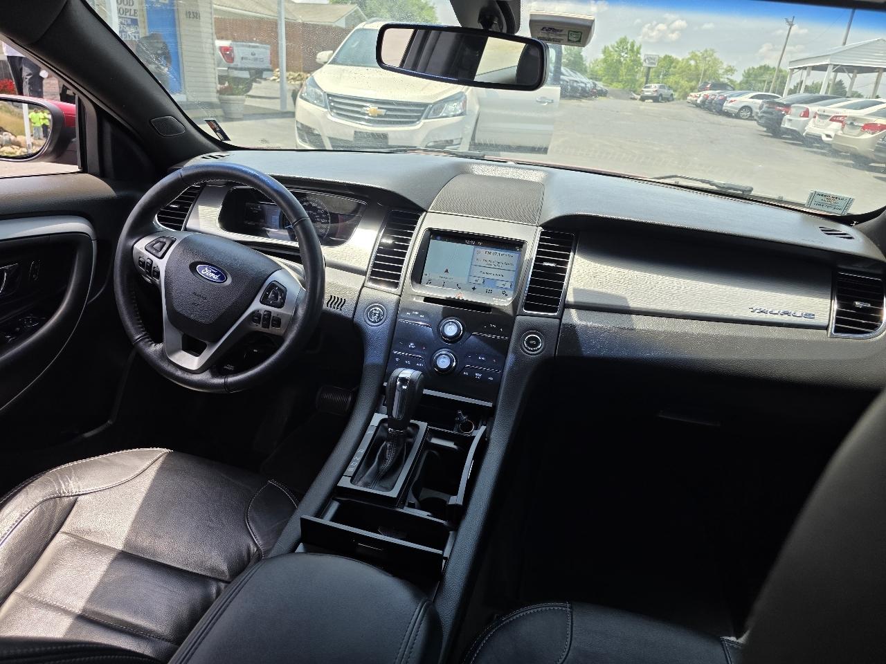 Ford Taurus 4dr Sdn SEL FWD 2016