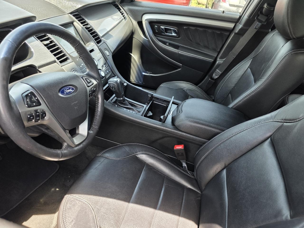 Ford Taurus 4dr Sdn SEL FWD 2016