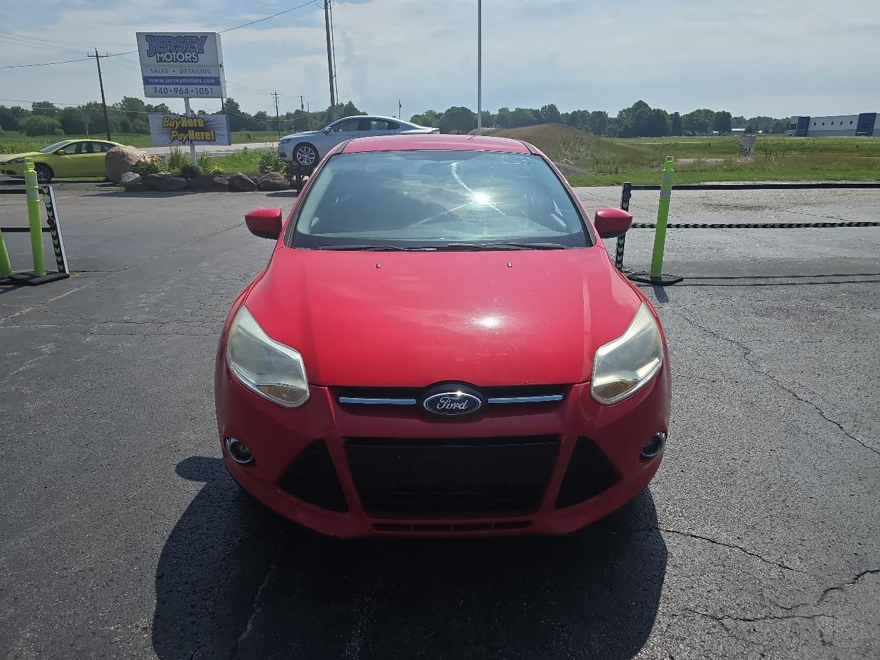 Ford Focus 4dr Sdn SE 2012