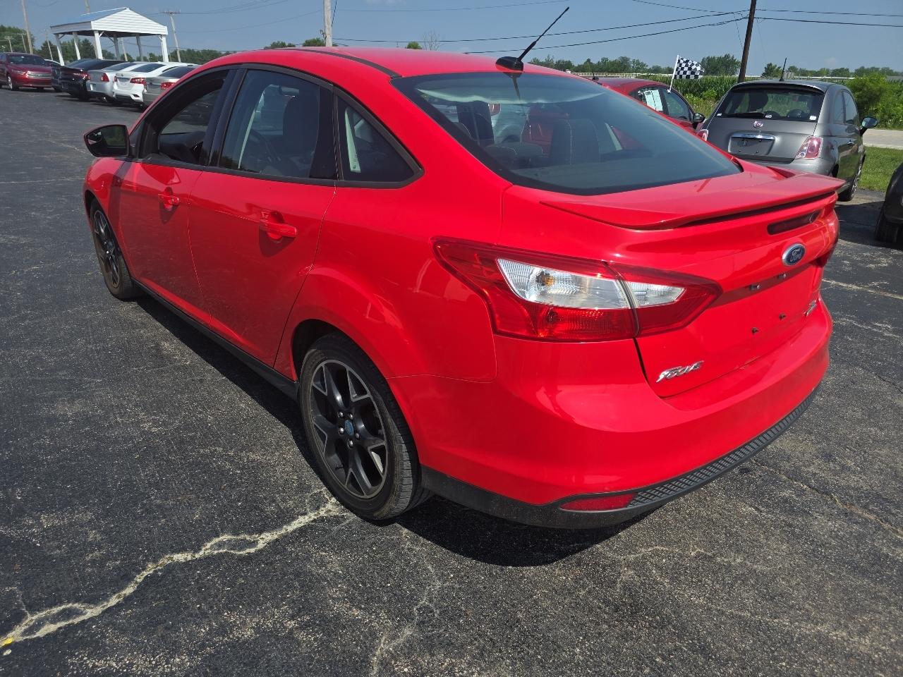 Ford Focus 4dr Sdn SE 2012