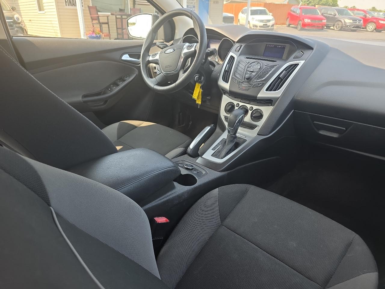 Ford Focus 4dr Sdn SE 2013