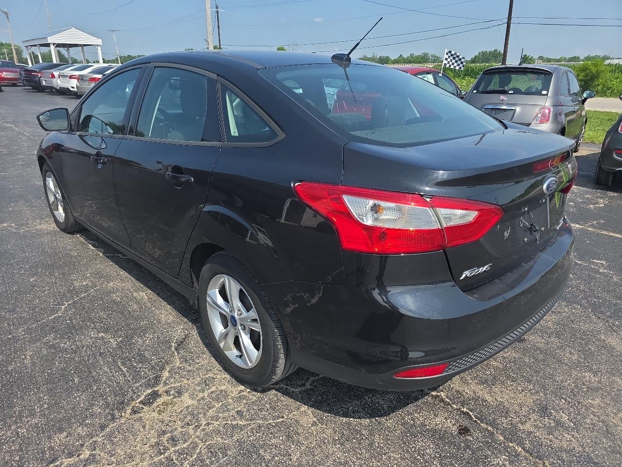 Ford Focus 4dr Sdn SE 2013