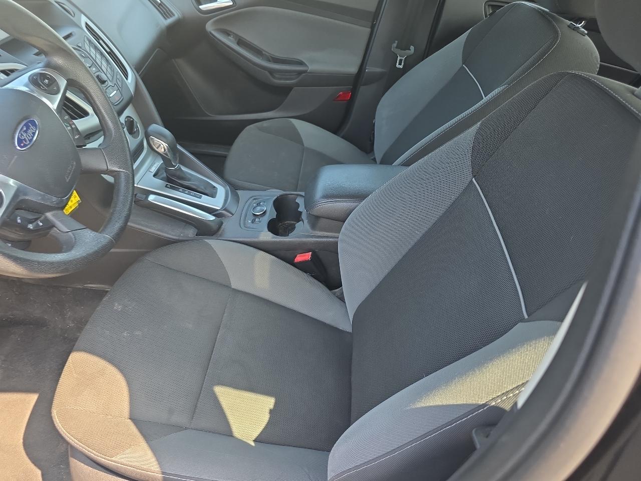 Ford Focus 4dr Sdn SE 2013