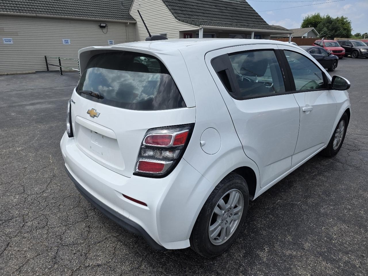 Chevrolet Sonic 5dr HB Auto LT w/1FL 2017