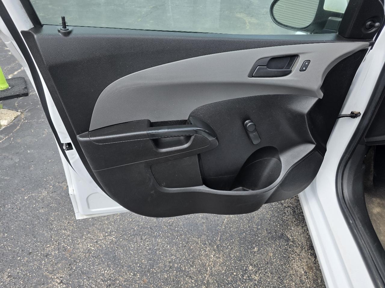 Chevrolet Sonic 5dr HB Auto LT w/1FL 2017