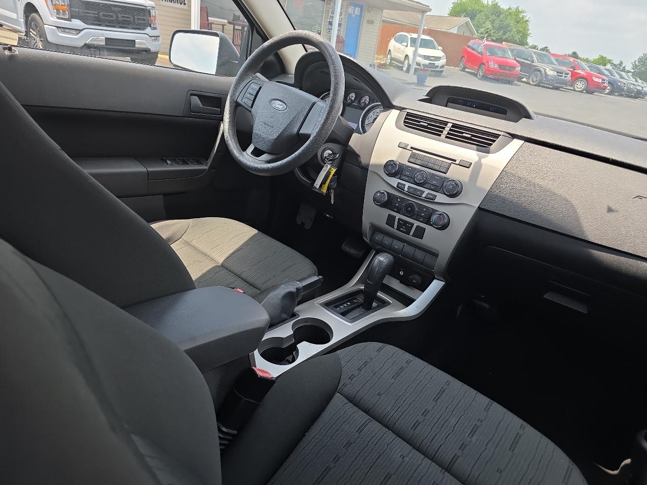 Ford Focus 4dr Sdn SES 2008