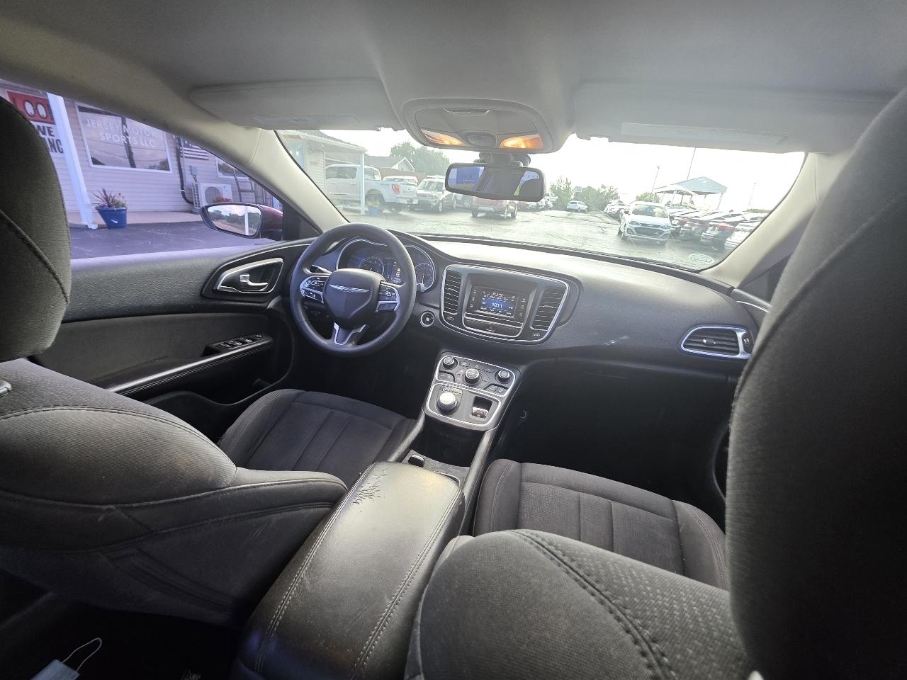 Chrysler 200 4dr Sdn Limited FWD 2015