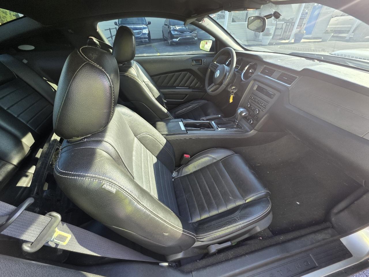 Ford Mustang 2dr Cpe V6 2010