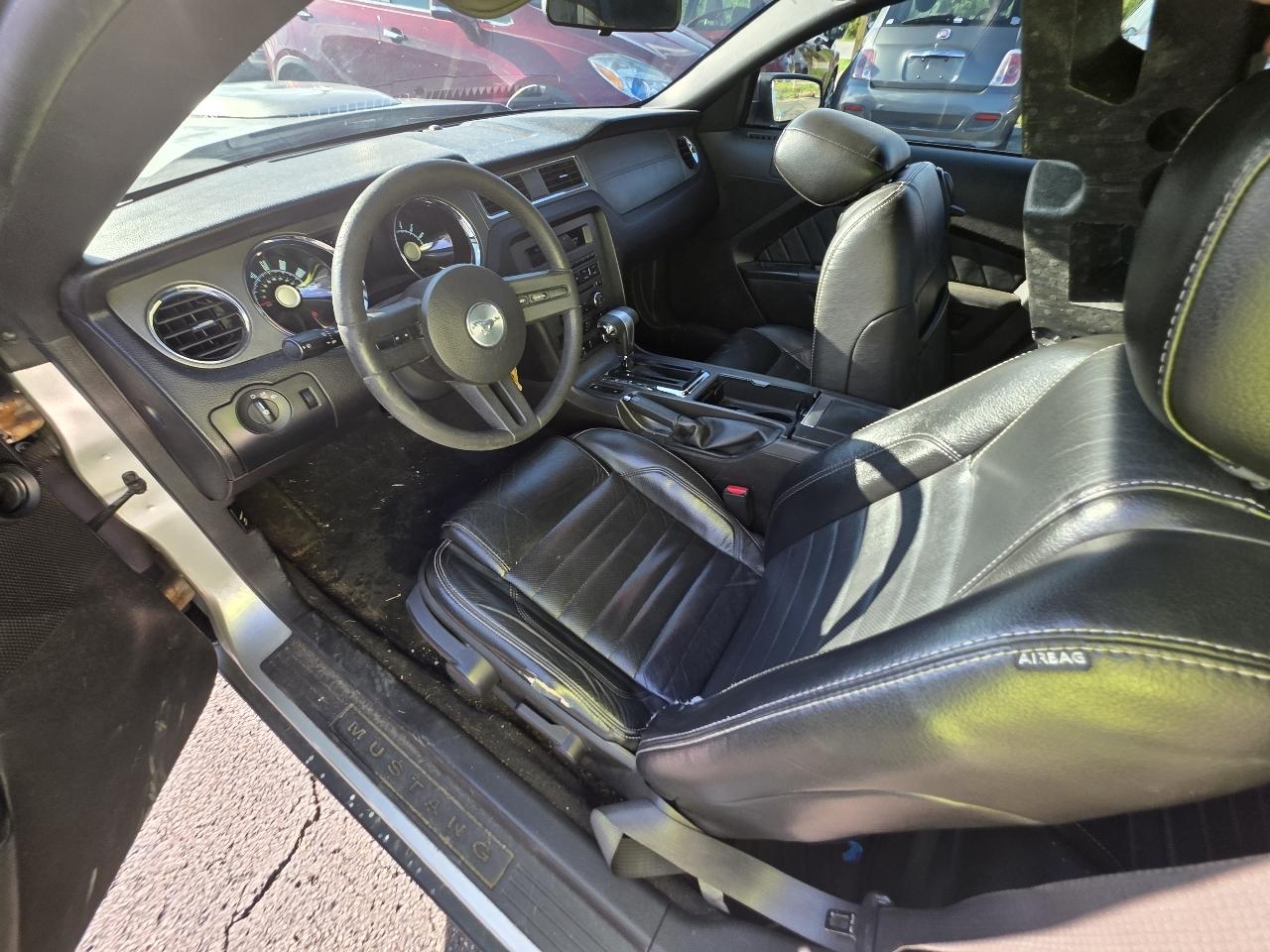 Ford Mustang 2dr Cpe V6 2010