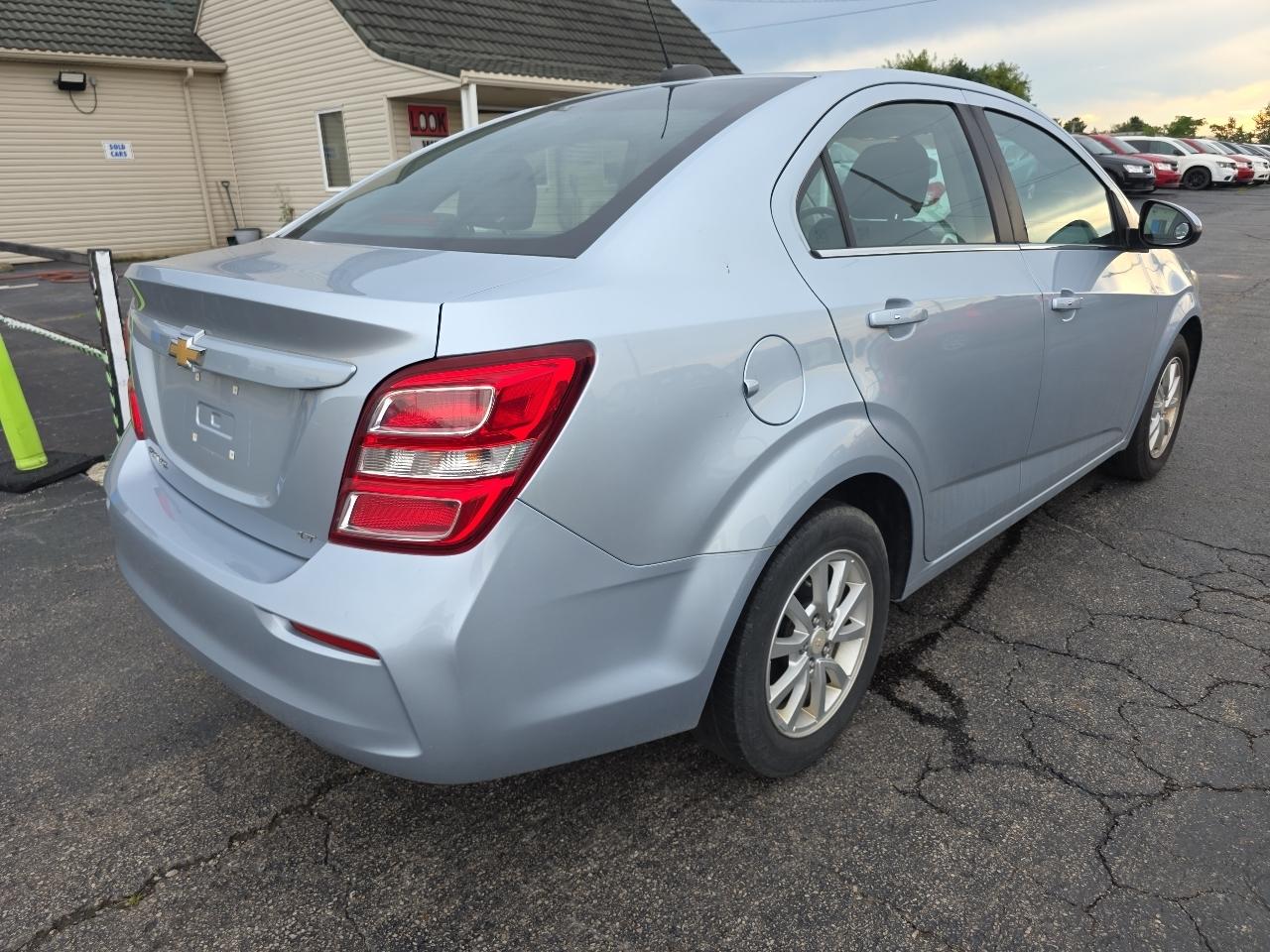 Chevrolet Sonic 4dr Sdn Auto LT 2017