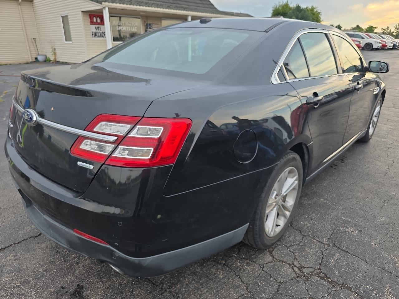 Ford Taurus 4dr Sdn SEL AWD 2013