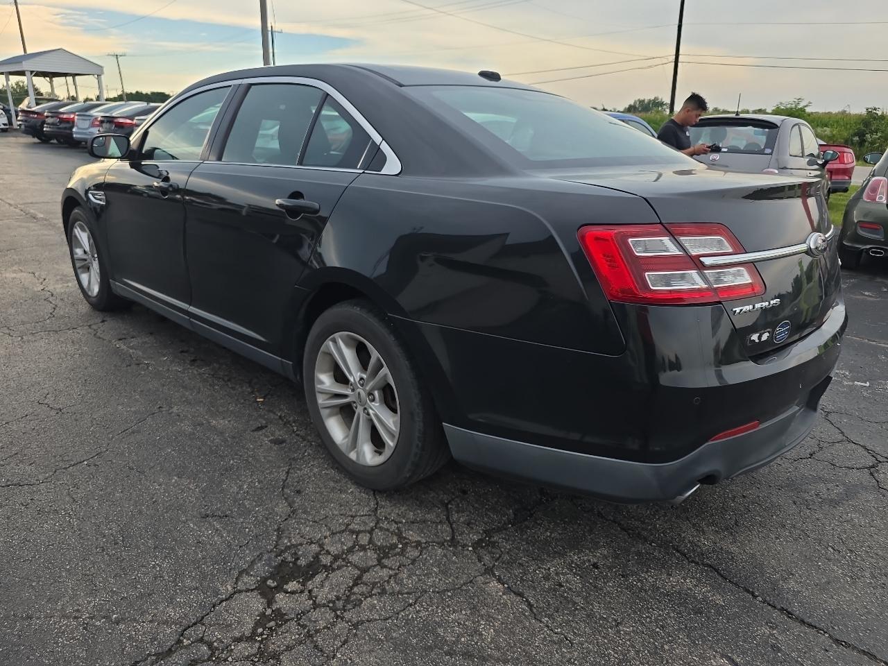Ford Taurus 4dr Sdn SEL AWD 2013