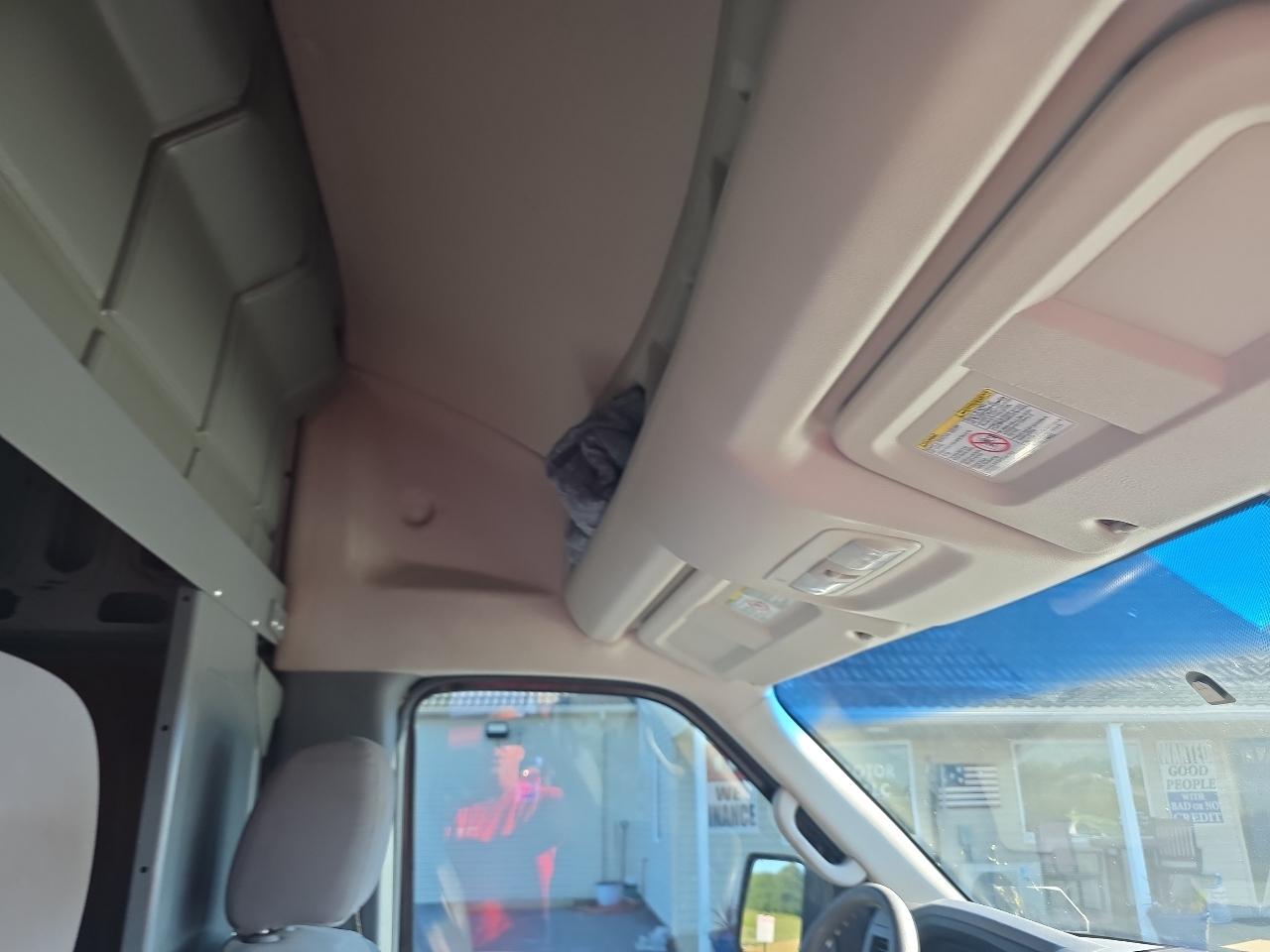 Nissan NV High Roof 2500 V6 SV 2015