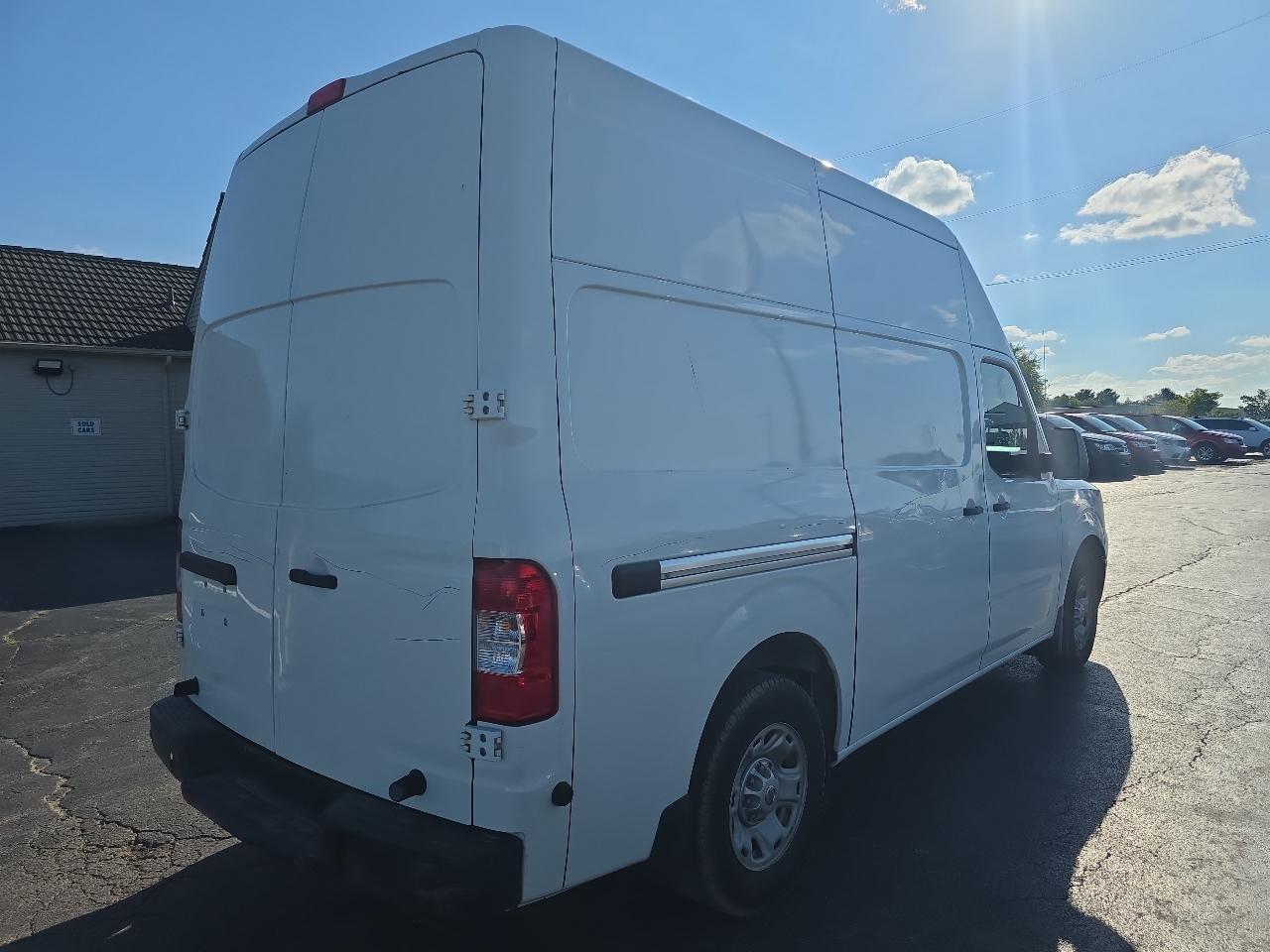 Nissan NV High Roof 2500 V6 SV 2015